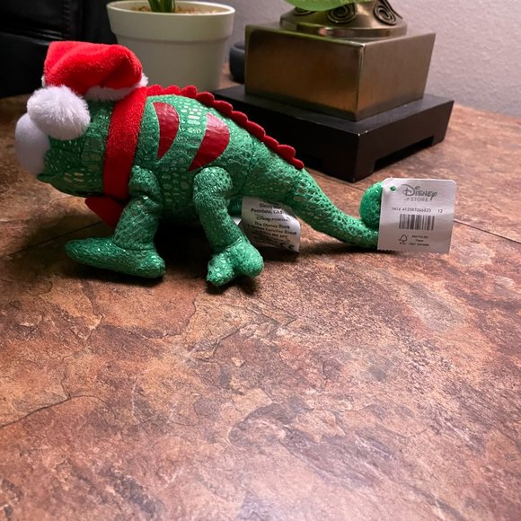 Disney Store Tangled Pascal Chameleon Christmas Soft Plus Toy 8" - Picture 2 of 6